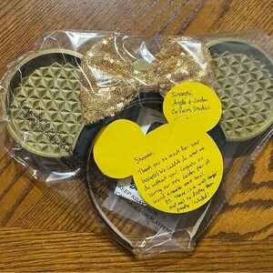 Golden World Traveler Minnie/Mickey Ears New in Pkg